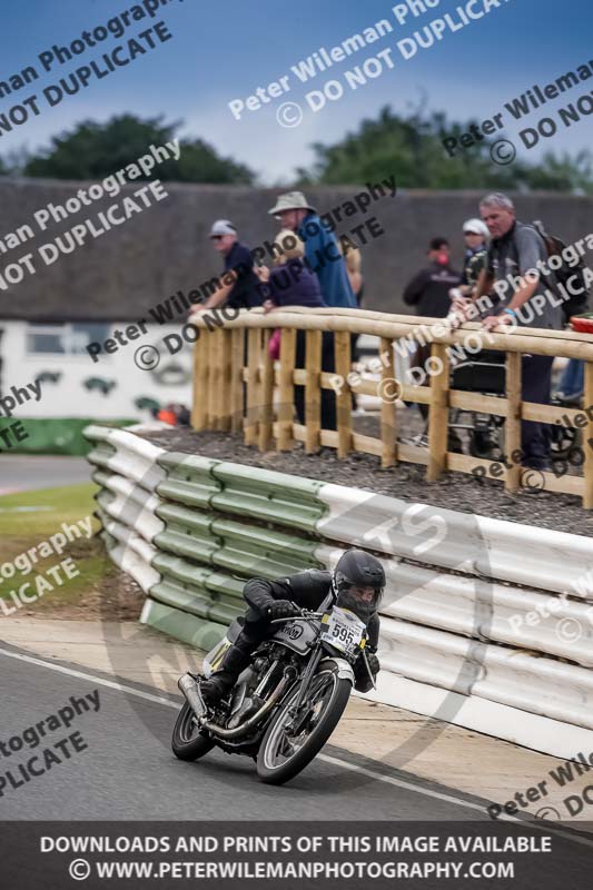 Vintage motorcycle club;eventdigitalimages;mallory park;mallory park trackday photographs;no limits trackdays;peter wileman photography;trackday digital images;trackday photos;vmcc festival 1000 bikes photographs